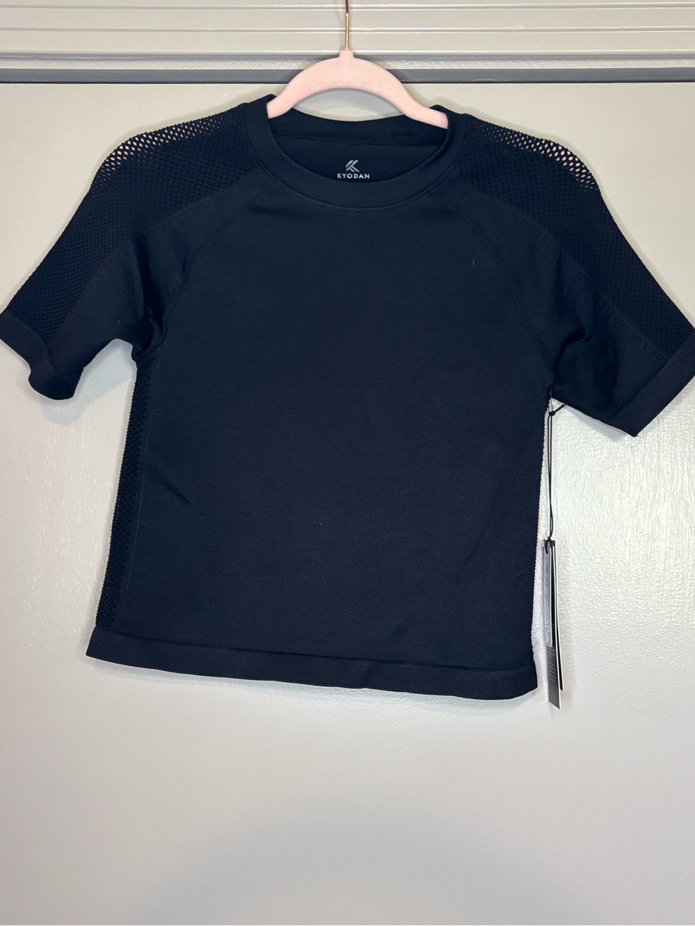 Kyodan Black Short Sleeve Athletic Tee with Mesh Shoulders NWT size M